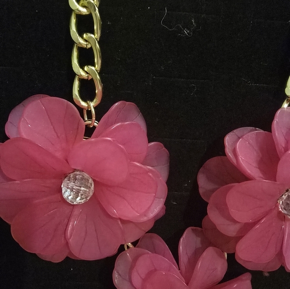 Gorgeous Fashion Jewelry necklace - Picture 3 of 8